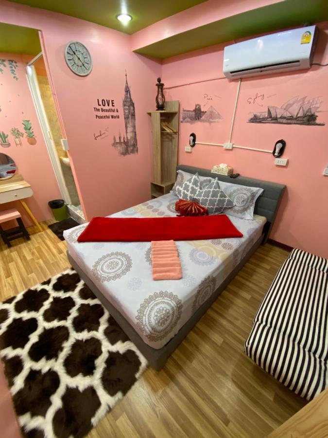 בנגקוק Interpartie Hotel (Adults Only) מראה חיצוני תמונה