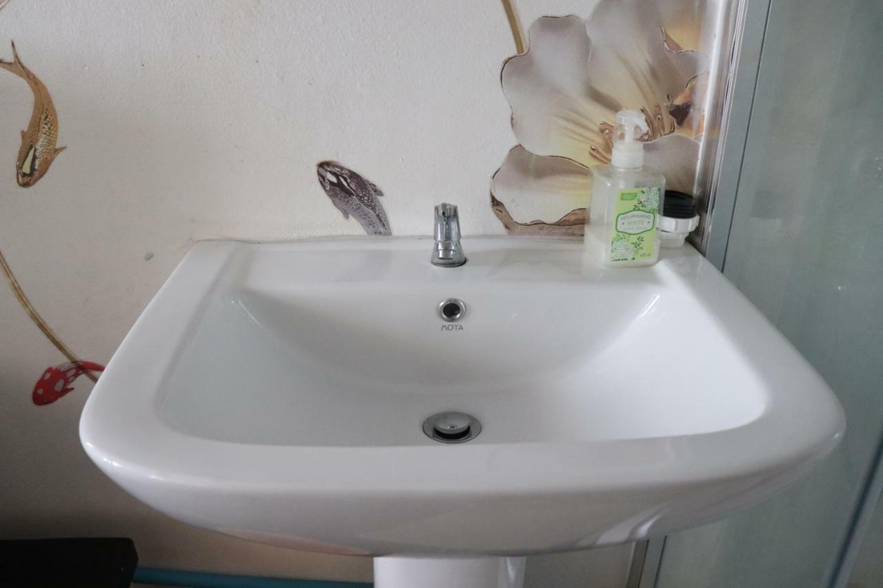 בנגקוק Interpartie Hotel (Adults Only) מראה חיצוני תמונה