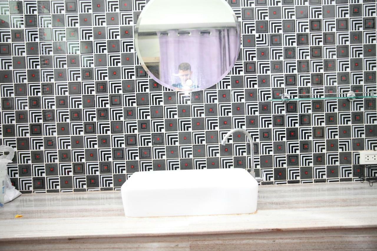בנגקוק Interpartie Hotel (Adults Only) מראה חיצוני תמונה