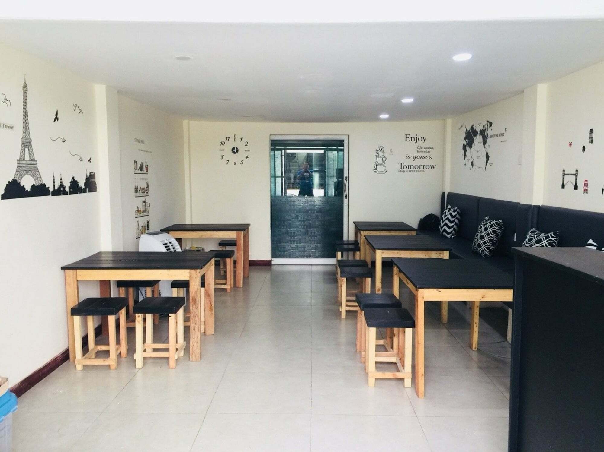 בנגקוק Interpartie Hotel (Adults Only) מראה חיצוני תמונה